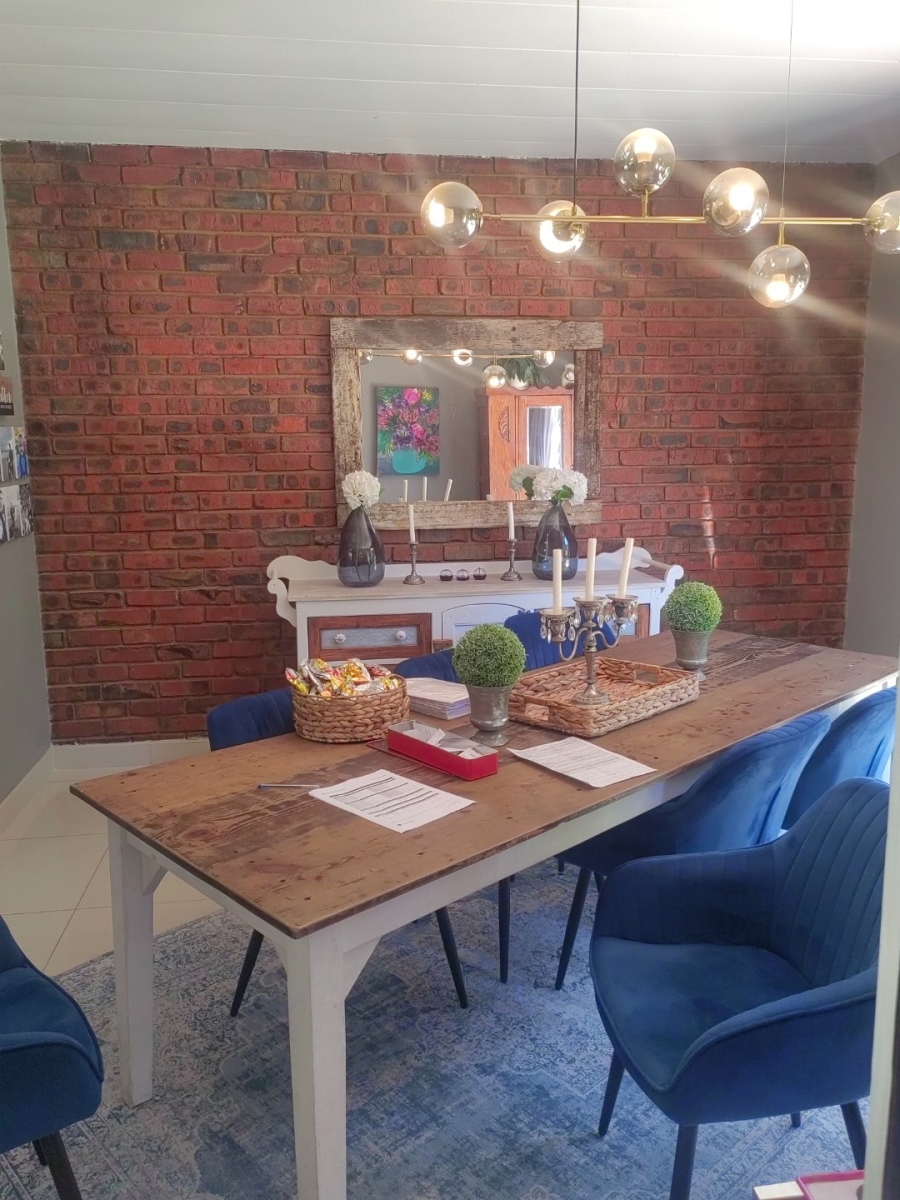 4 Bedroom Property for Sale in Hillcrest Northern Cape